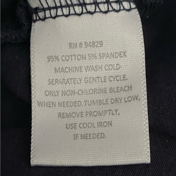 V-Neck T-Shirt Aveto - Picture 5 of 9